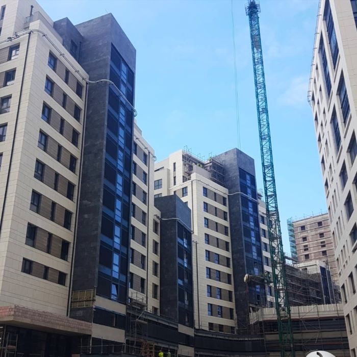 Ventilated façade with Alconera Marble from Spanish marble quarries.