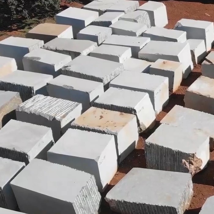 Bloques de mármol calidad premium extraídos de cantera de mármol en venta en Extremadura